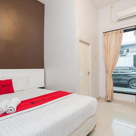 RedDoorz Syariah near Taman Air Mancur Bogor Otel Dış mekan fotoğraf
