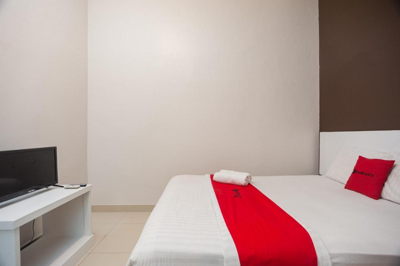 RedDoorz Syariah near Taman Air Mancur Bogor Otel Dış mekan fotoğraf