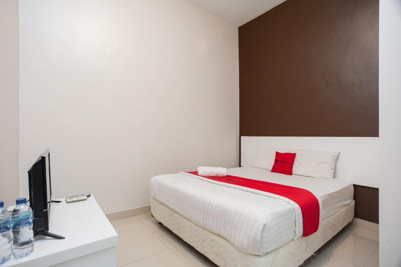 RedDoorz Syariah near Taman Air Mancur Bogor Otel Dış mekan fotoğraf