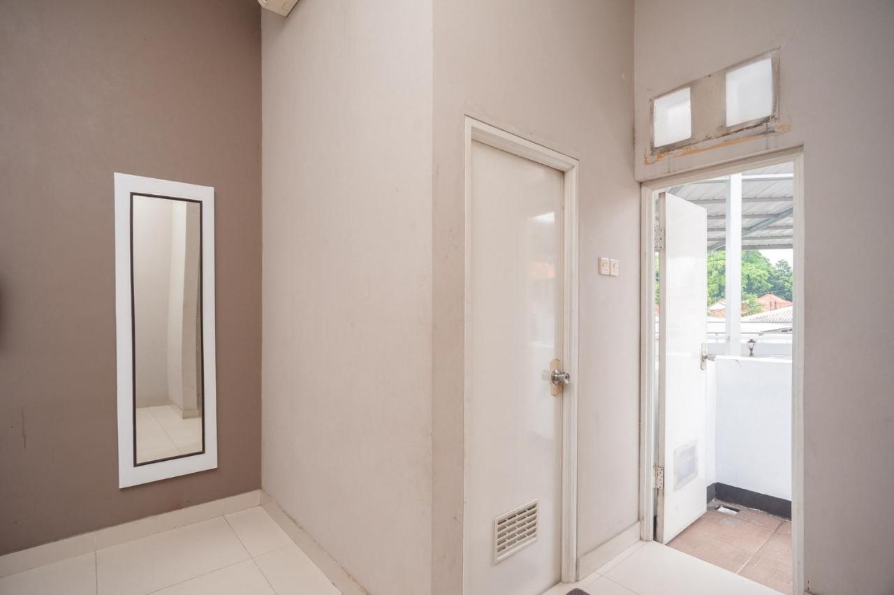 RedDoorz Syariah near Taman Air Mancur Bogor Otel Dış mekan fotoğraf