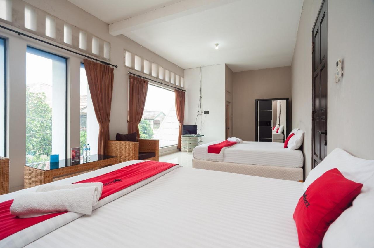 RedDoorz Syariah near Taman Air Mancur Bogor Otel Dış mekan fotoğraf