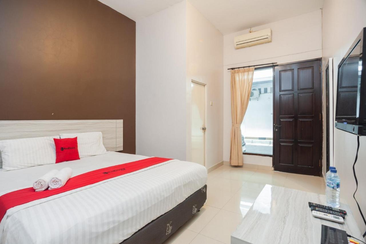 RedDoorz Syariah near Taman Air Mancur Bogor Otel Dış mekan fotoğraf