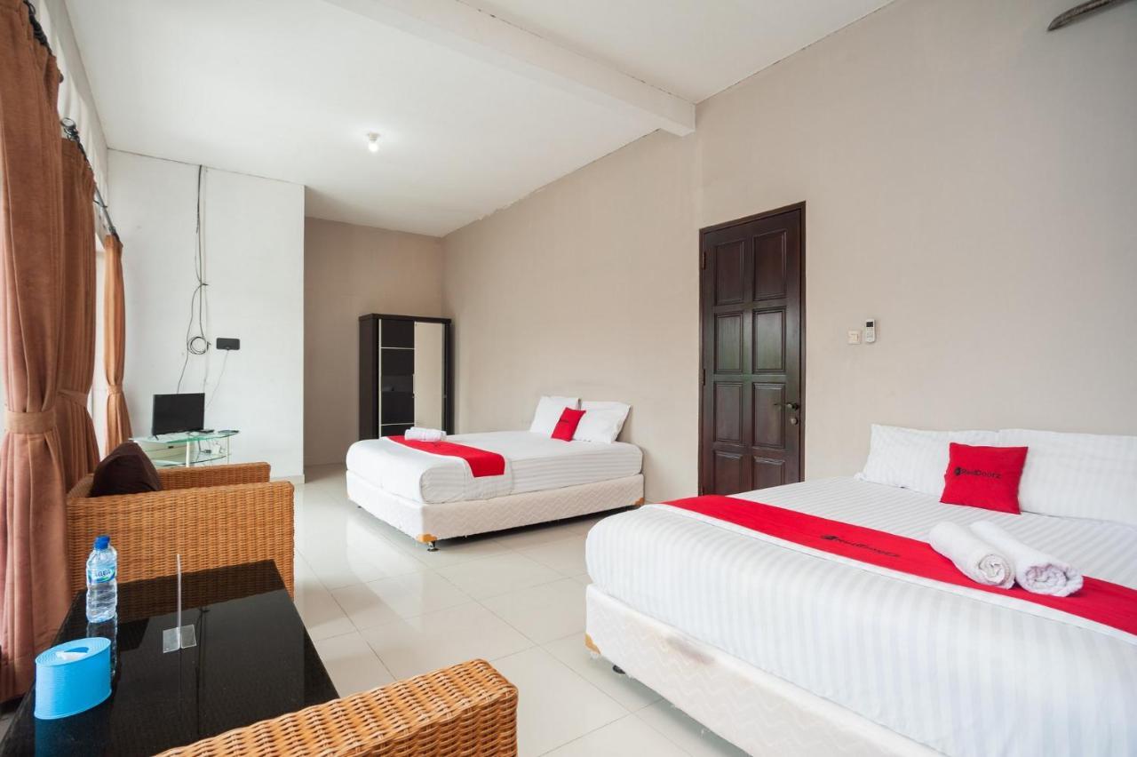 RedDoorz Syariah near Taman Air Mancur Bogor Otel Dış mekan fotoğraf
