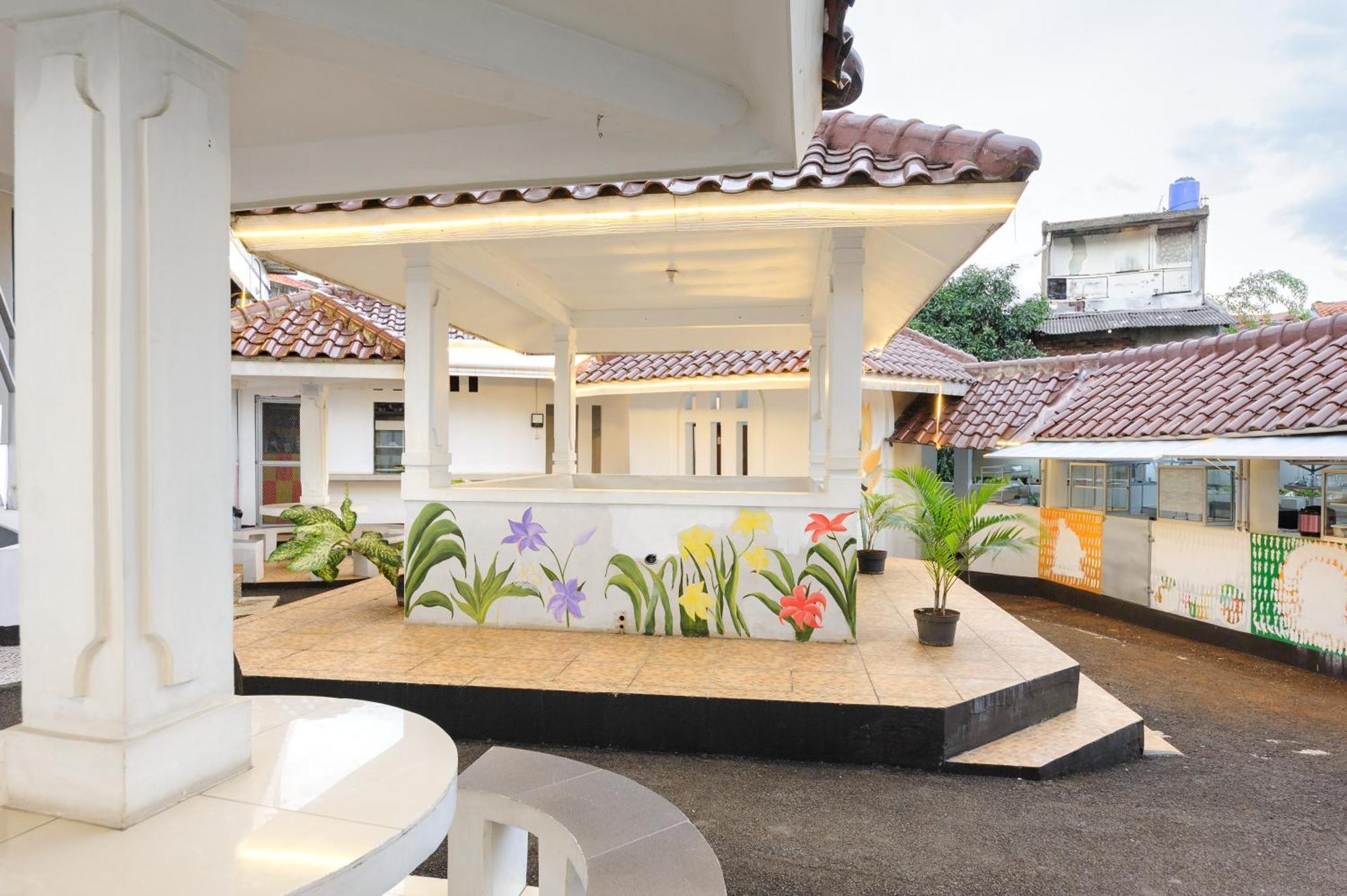 RedDoorz Syariah near Taman Air Mancur Bogor Otel Dış mekan fotoğraf